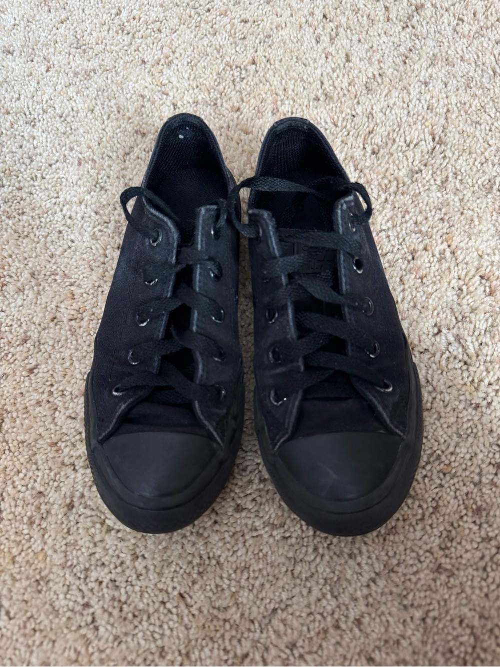 Kids all black converse 🖤
